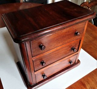 Victorian Mahogany Apprentice Piece Chest Of Drawers.  Dovetailed/original Knobs.
